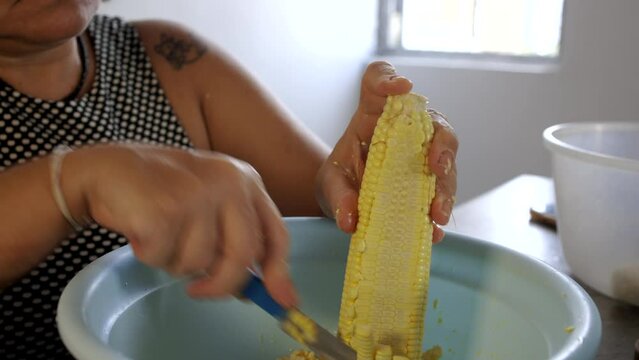 Recife, Pernambuco, Brazil. 07, 05, 2023. Video shows the preparation of Pamonha, a typical food made from corn that is served on the feasts of S&atilde;o Jo&atilde;o.