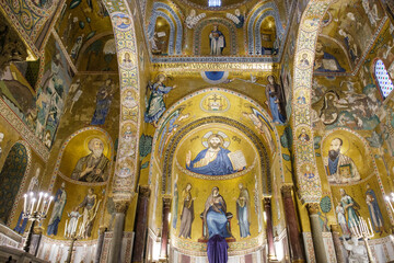 Fototapeta na wymiar Interior of the Palatine Chapel from the Norman Palace (Palazzo dei Normanni) in Palermo. Sicily, Italy