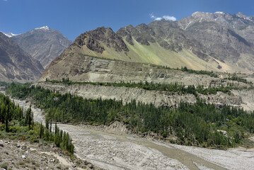 HUNZA VALLEY IN THE HIMALAYAN MOUNTAINS IN NORTHERN PAKISTAN