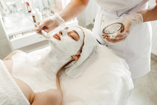 Luxury clearing treatment in salon 