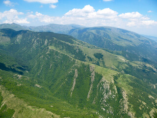 Fototapeta na wymiar Mountains above Sopot in Bulgaria 