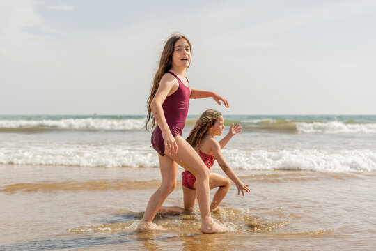 kids girls at beach