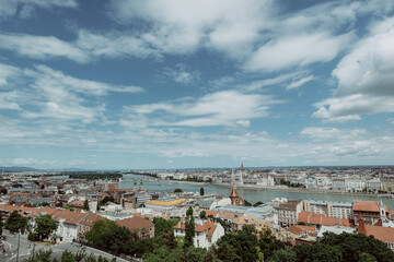Fototapeta na wymiar landscape of the city on the Danube river in Budapest 