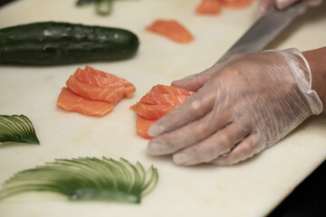 SASHIMI SALMAO - Sushi Preparo