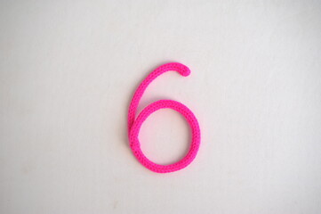 numero 6 rosa, seis 