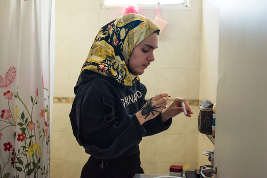 Muslim person make up routine