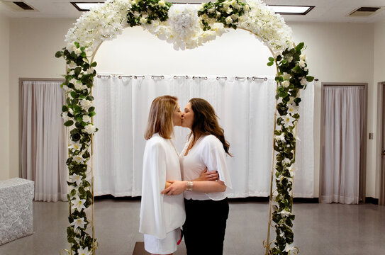 Non-Traditional Courthouse Wedding 