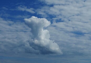 Auffällige Wolke am Himmel