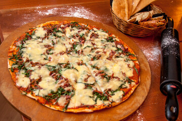 PIZZA DE JAMON SERRANO & ESPINACAS