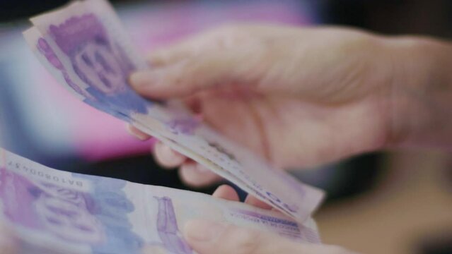 pesos colombianos