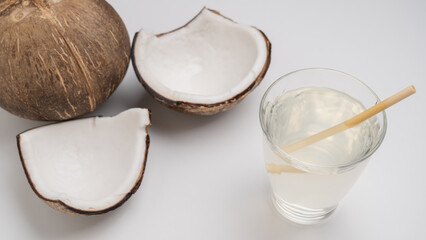 ココナッツジュース(オールドココナッツ)　イメージ