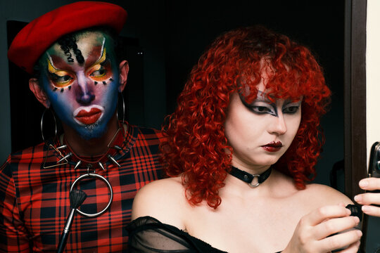 Drag queen and goth taking a selfie