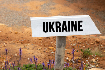 Obraz premium wooden signpost with the word Ukraine