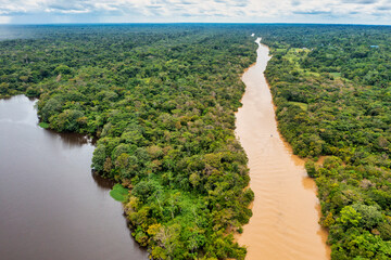Río Amazonas en la zona entre Leticia 