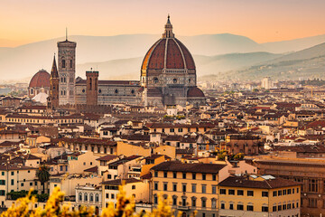 Fototapeta na wymiar view of the city duomo Florence