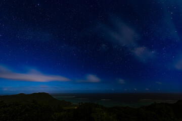 Fototapeta na wymiar 石垣島・野底岳から見た星空