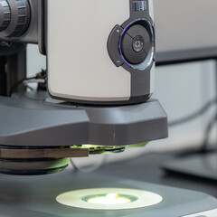 High-performance full-HD digital microscope