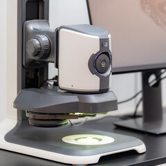 High-performance full-HD digital microscope