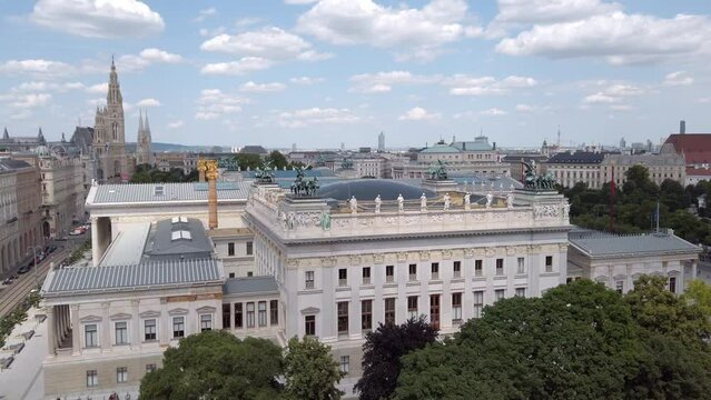 Parlament Neu mit Kuppel, Wien von Oben, Panorama Zoom In, Österreich