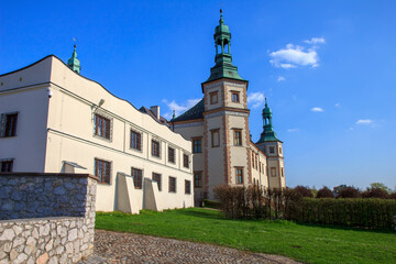 Dawny Pałac Biskupów w Kielcach (obecnie Muzeum Narodowe) - obrazy, fototapety, plakaty