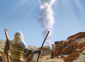 A pillar of cloud leads Moses across the desert