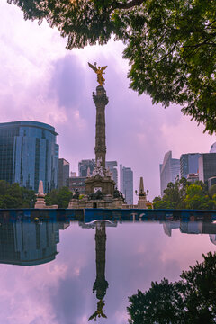 &Aacute;ngel de la Independencia de la ciudad de M&eacute;xico 