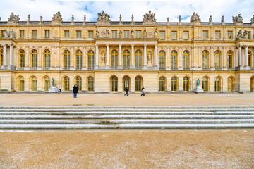 Obraz premium Chateau Versailles exterior view from park. Paris, France.
