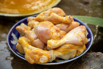 washing process of chicken with turmeric