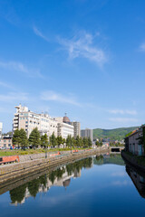 Fototapeta premium 【縦写真】小樽運河の風景