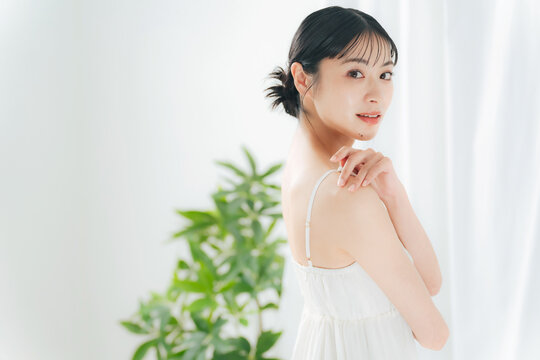 女性の美容イメージ　スキンケア　コスメ