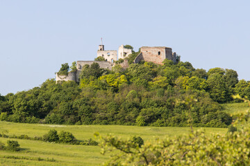 Fototapeta na wymiar The fort Falkenstein sitting on a hill in the Weinviertel region in Austria