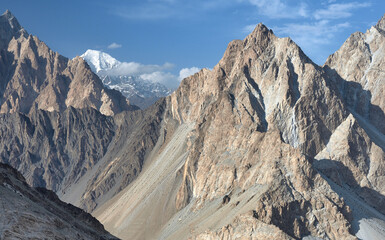 HIMALAYAN MOUNTAINS ABOVE HUNZA VALLEY IN NORTHERN PAKISTAN