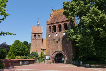 Fototapeta na wymiar Torturm Johanniskirche Bad Zwischenahn