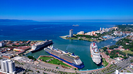Bah&iacute;a de Banderas, Puerto Vallarta