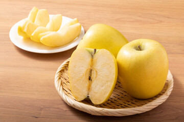 シナノゴールド　黄りんご