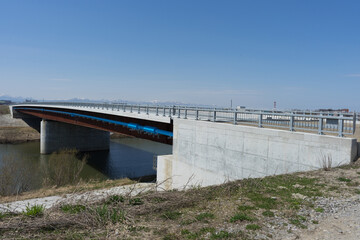 橋の工事現場の風景