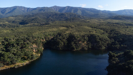 Obraz premium Aerial View of Lake Cachuma and Santa Ynez Mountains
