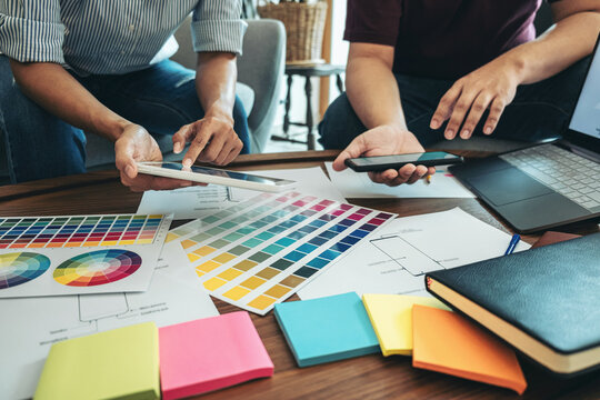 Professional Creative Team of Web/Graphic Designer planning, dra