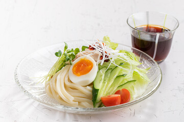 サラダうどん　salad udon	
