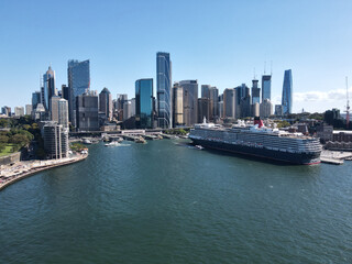 Fototapeta na wymiar Sydney - Circular Quay on a beautiful sunny summer day