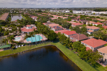 American community. neighborhood. luxury homes in Florida. time laps