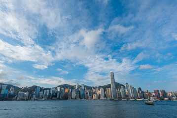 Naklejka premium panorama view of city harbour and skyline