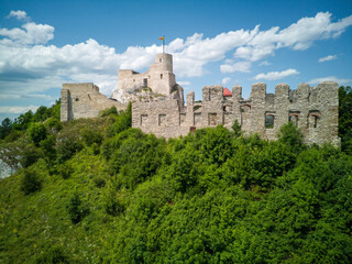 Fototapeta na wymiar Ruins of a medieval castle in the village of Rabsztyn, Poland.