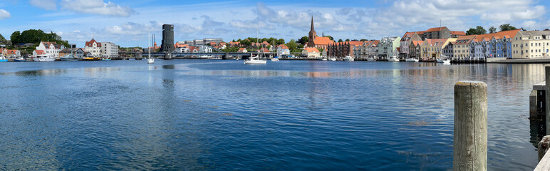 Obraz premium Panoramic view of Sønderborg harbour