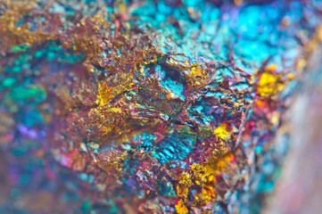 Naklejka premium Golden background. Gold. Ore. Nugget. Nugget close-up background. Crystals