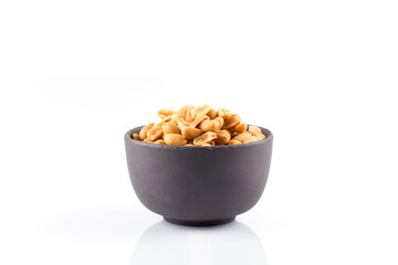 peanut nuts salt in bowl