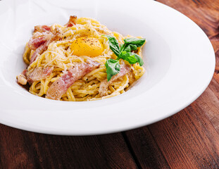 Pasta carbonara with bacon, egg and cheese