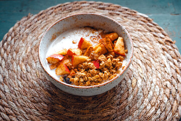 Healthy Breakfast Apple Cinnamon Oatmeal
