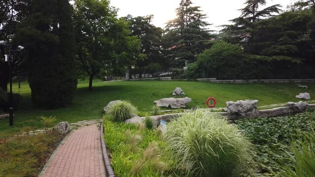 4K outdoor city garden greening environment street view