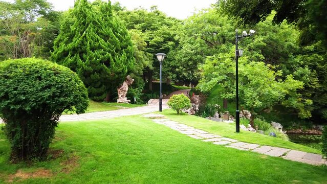 4K outdoor city garden greening environment street view